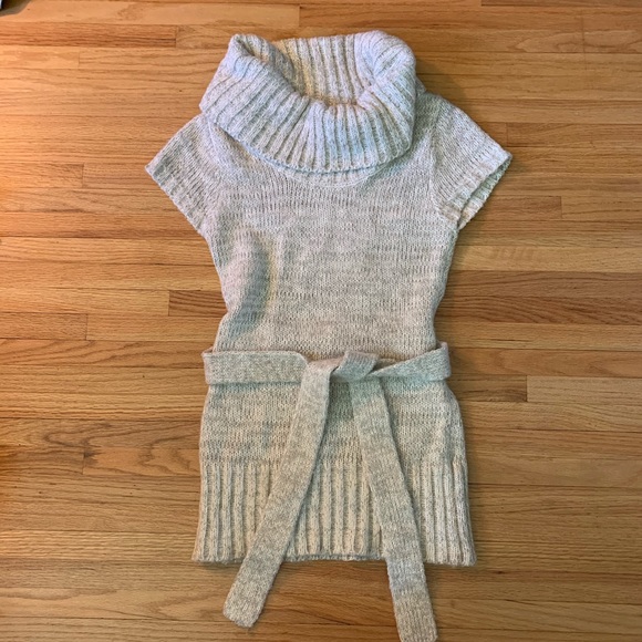 Short sleeve belted sweater - Picture 1 of 6
